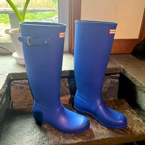 Like New Original Back Tall Rain Boots Size 8 - Blue